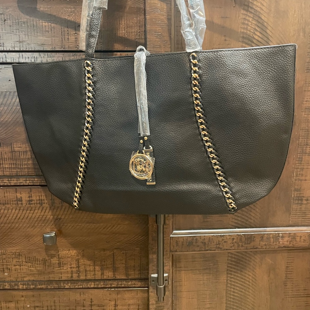 NWT—-Jewel Badgley Mischka Black Tote with Gold Chains